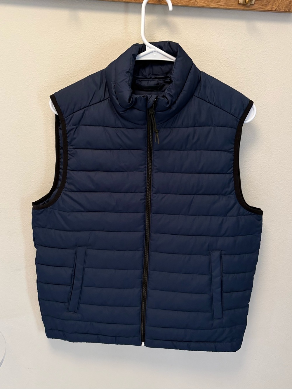 Aeropostale Men's Navy Quilted Puffer Vest